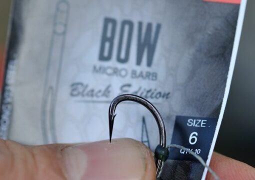 karperhaken Wist je dat onze black edition versie van de Bow een extra uitgeharde haakpunt heeft en daardoor perfect inzetbaar is voor de ruigere omstandigheden? KLIK op de afbeelding voor meer info over de Bow Black Edition
