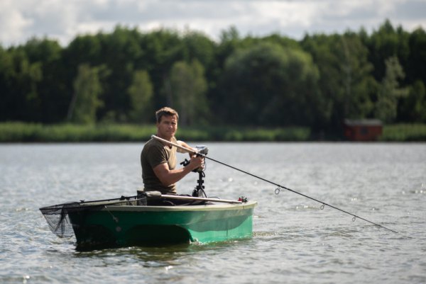 Soms kan het niet anders, maar steeds met een boot op het water is vaak niet echt bevorderlijk voor de vangsten. Misschien wel een van de beste karper rig tips geef de stek ook voldoende rust!